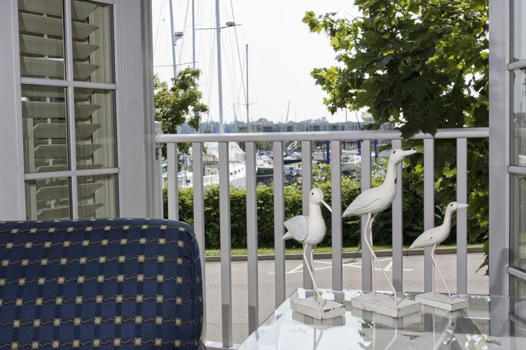 Отель Harbour House Ниагара-он-те-Лейк Экстерьер фото